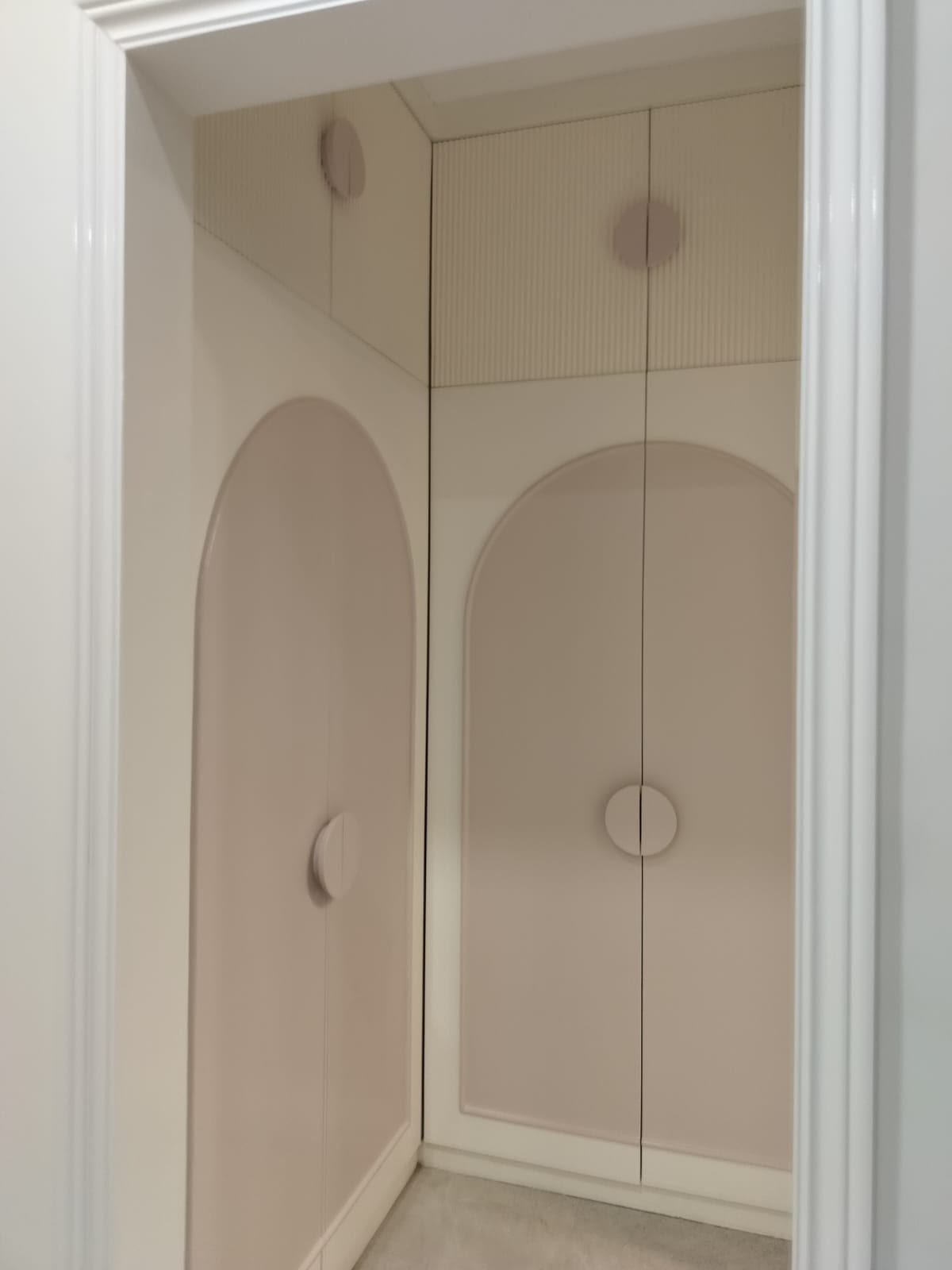 Luxury Fluted Glass Wardrobe (W1)