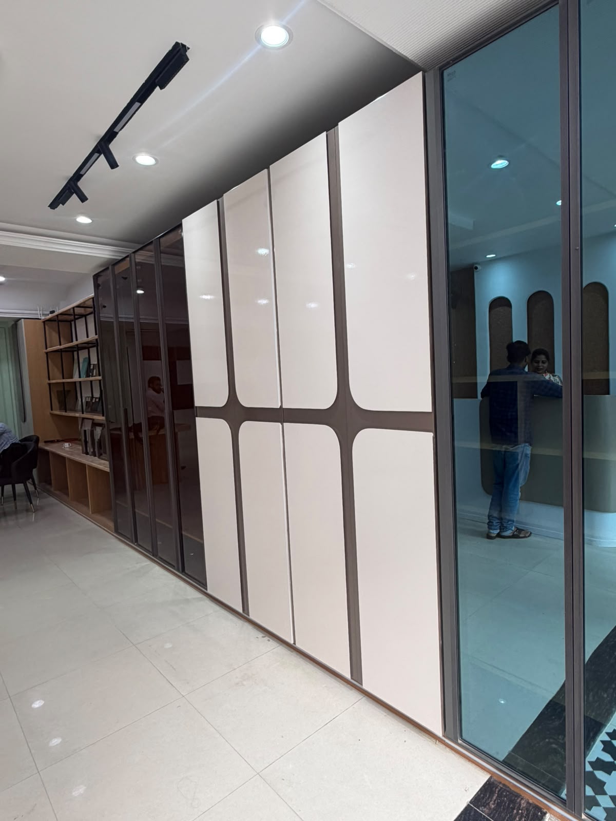 Elegant Modular Sliding Suite (W6)